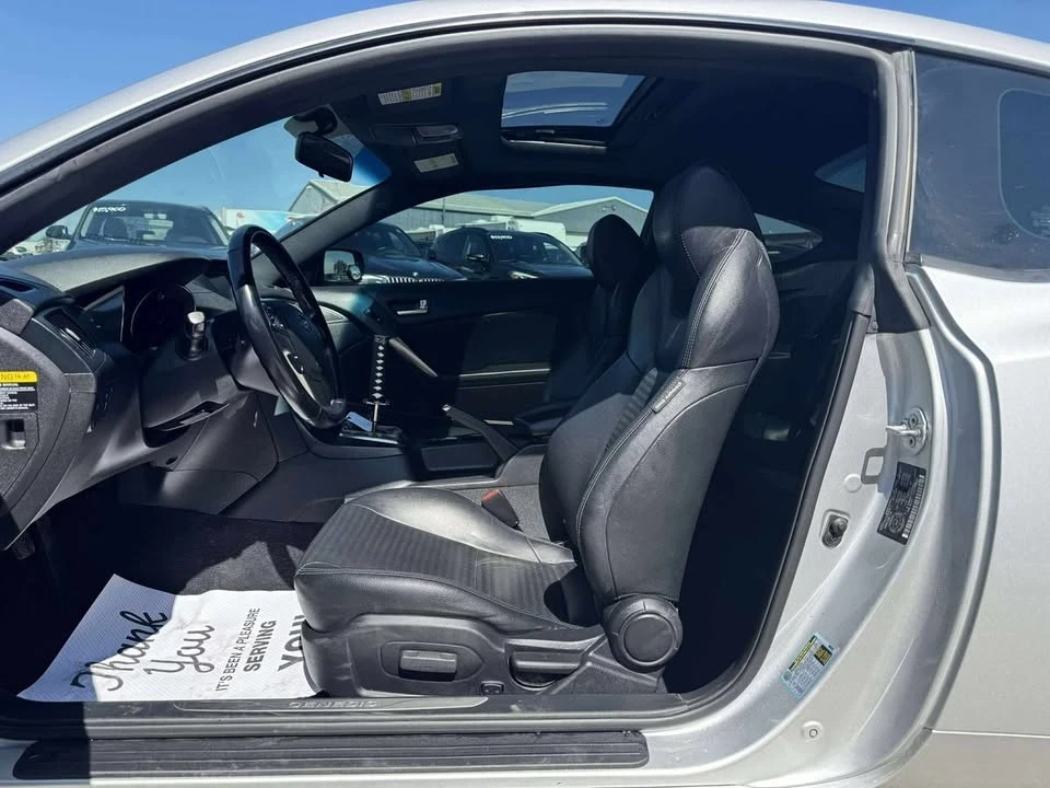 2014 Hyundai Genesis - Image 7 of 18
