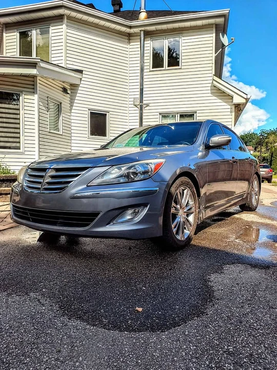 2014 Hyundai Genesis - Image 2 of 5