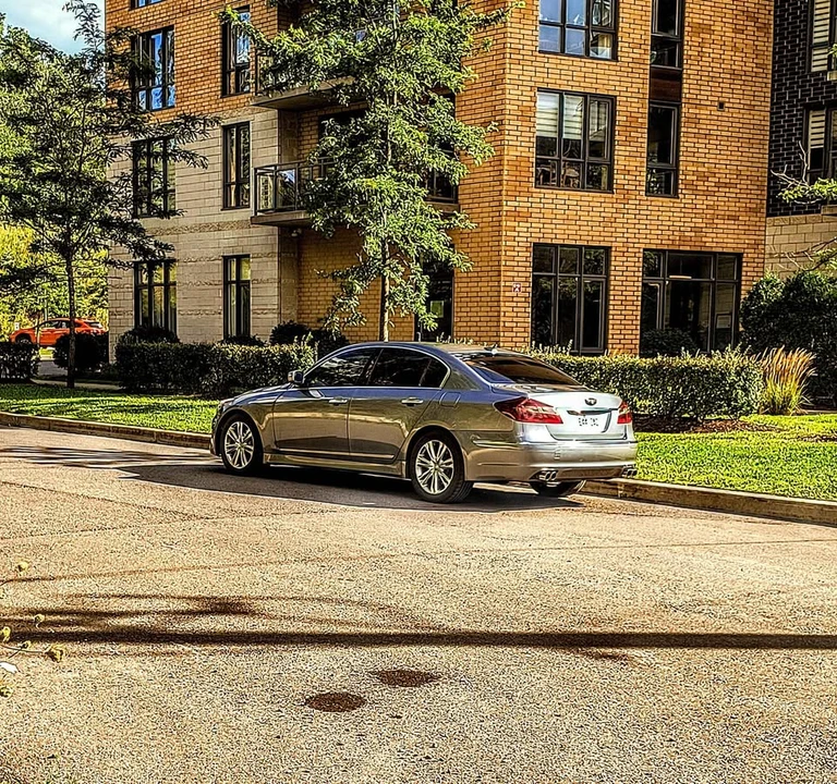 2014 Hyundai Genesis - Image 4 of 5
