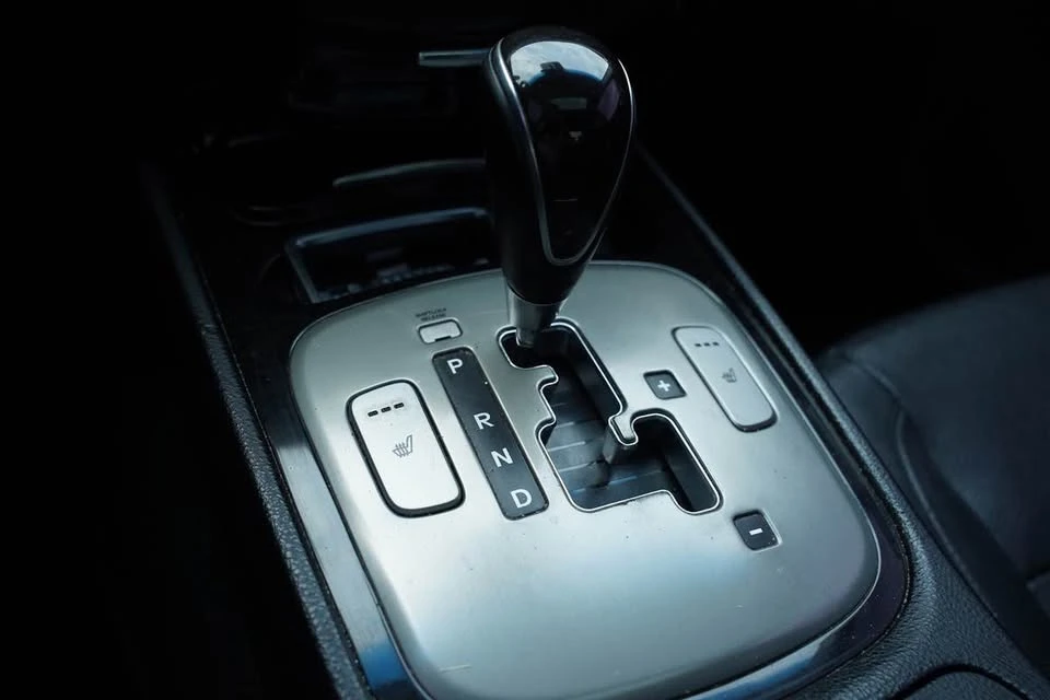 2014 Hyundai Genesis - Image 13 of 16
