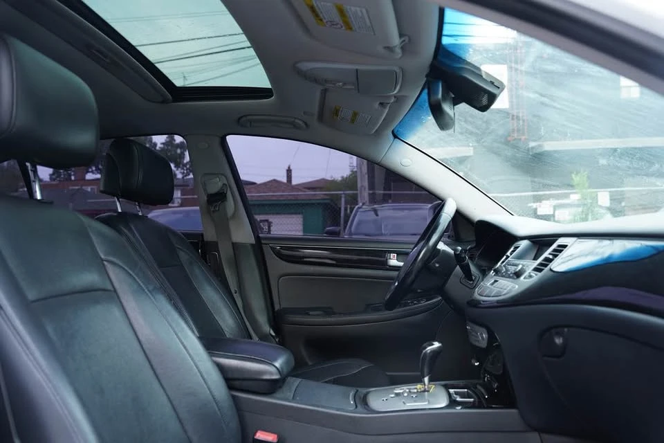 2014 Hyundai Genesis - Image 16 of 16