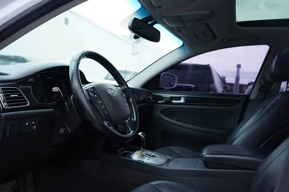 2014 Hyundai Genesis - Image 7 of 16
