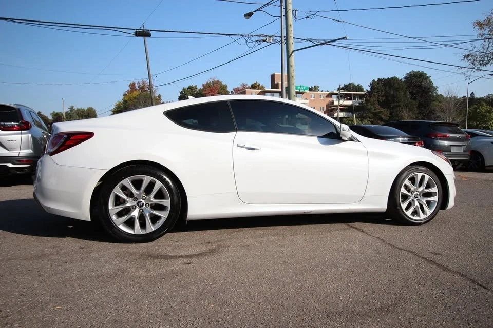2014 Hyundai Genesis - Image 8 of 20