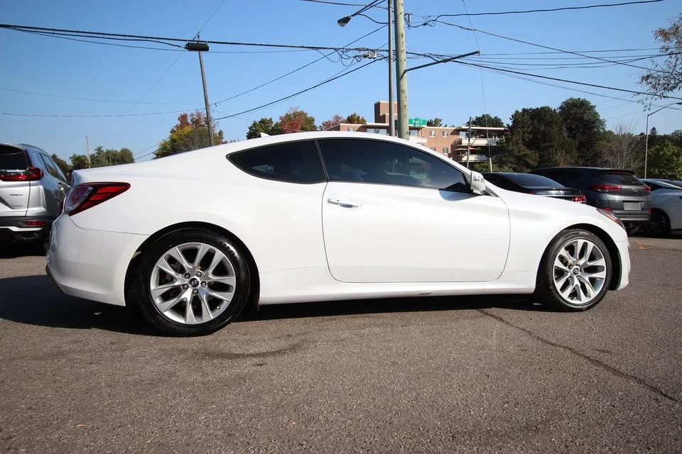 2014 Hyundai Genesis - Image 8 of 20