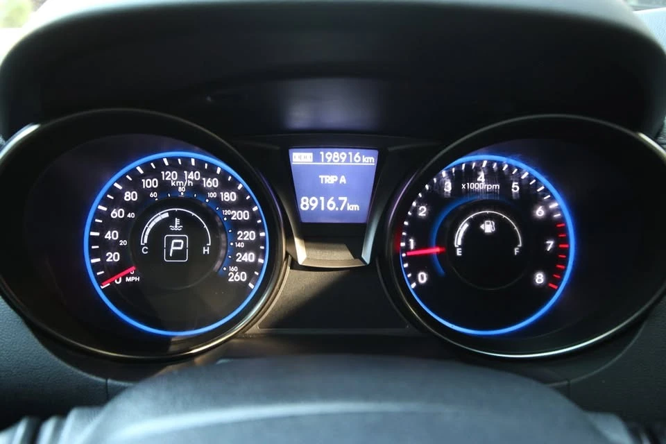 2014 Hyundai Genesis - Image 19 of 20