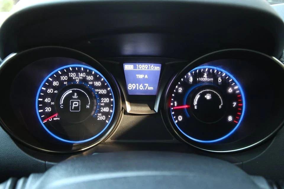 2014 Hyundai Genesis - Image 19 of 20