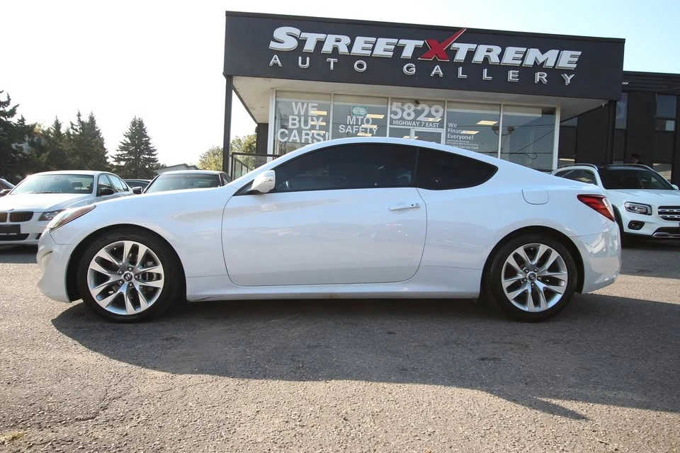 2014 Hyundai Genesis - Image 11 of 20