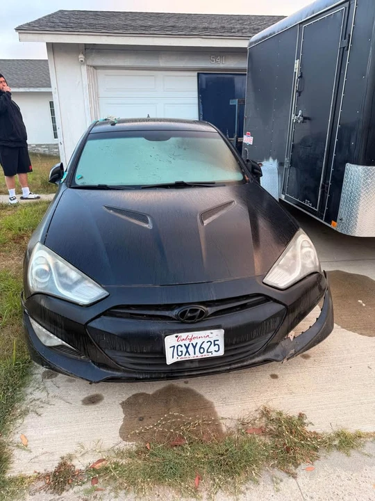 2014 Hyundai Genesis - Image 2 of 7