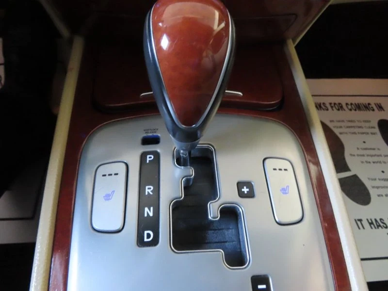 2014 Hyundai Genesis - Image 15 of 18