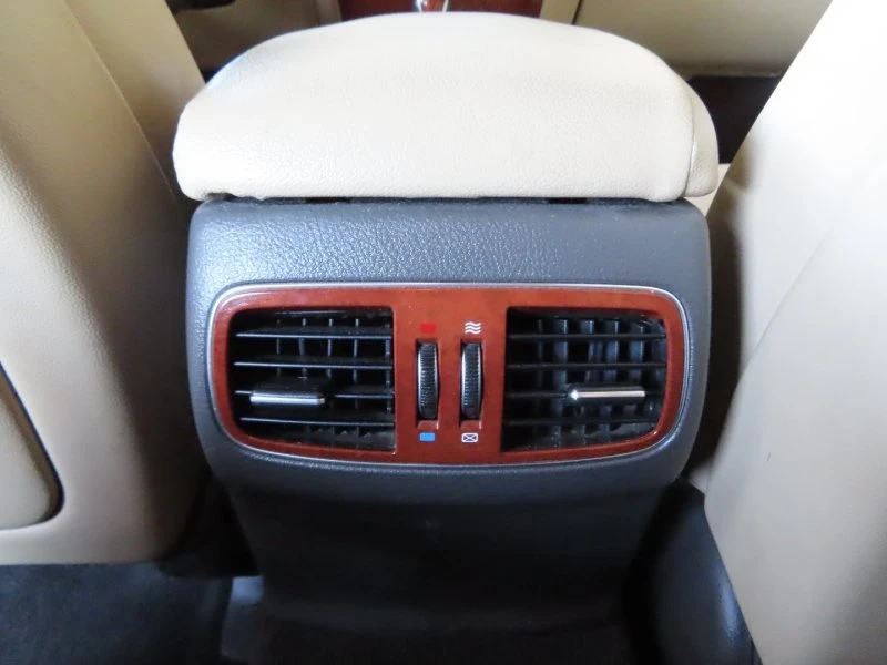 2014 Hyundai Genesis - Image 8 of 18