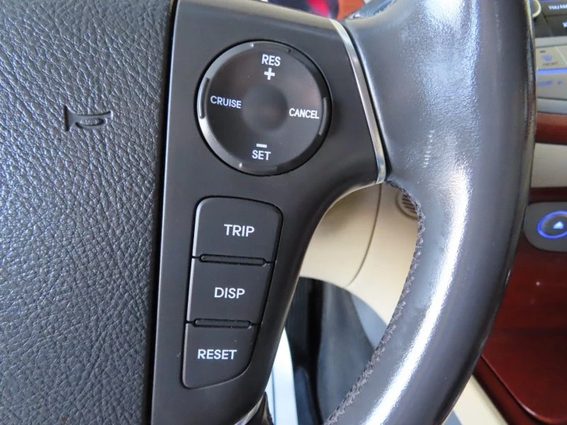 2014 Hyundai Genesis - Image 12 of 18