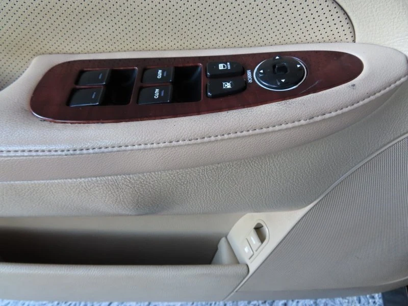 2014 Hyundai Genesis - Image 14 of 18