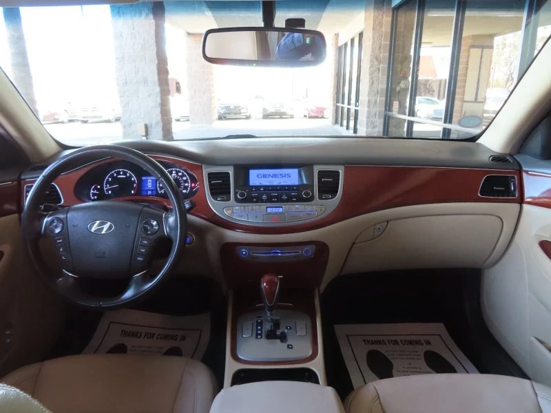 2014 Hyundai Genesis - Image 9 of 18