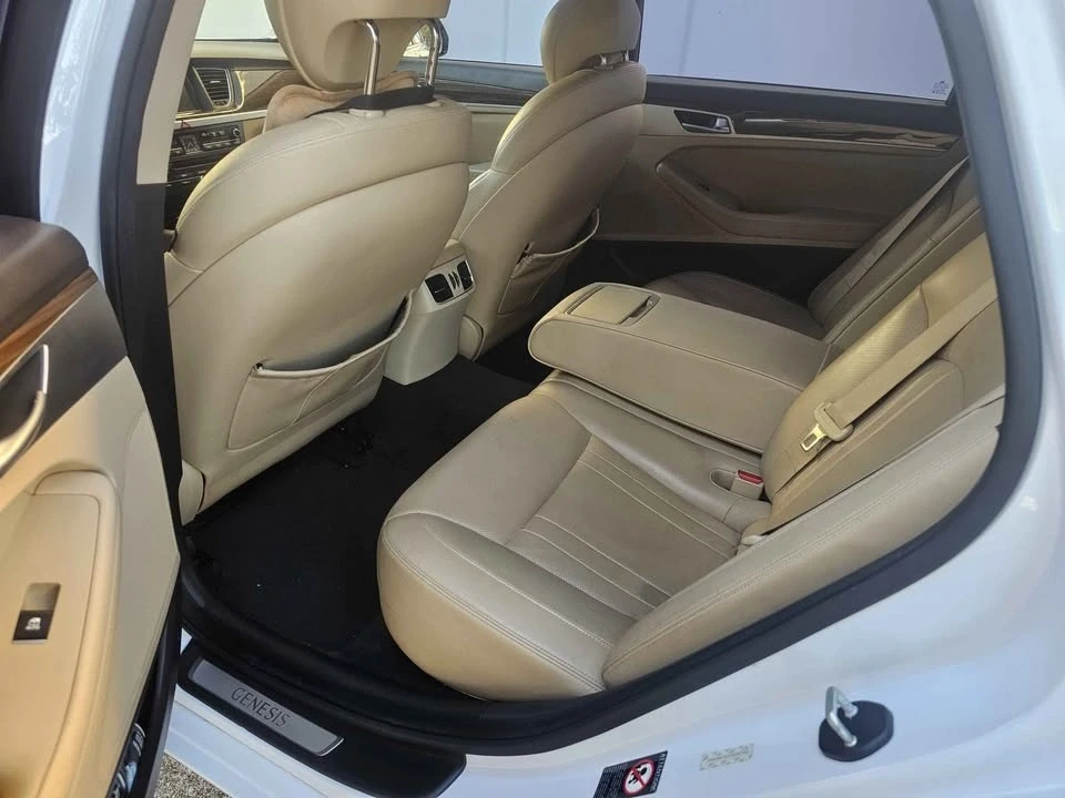 2014 Hyundai Genesis - Image 12 of 16