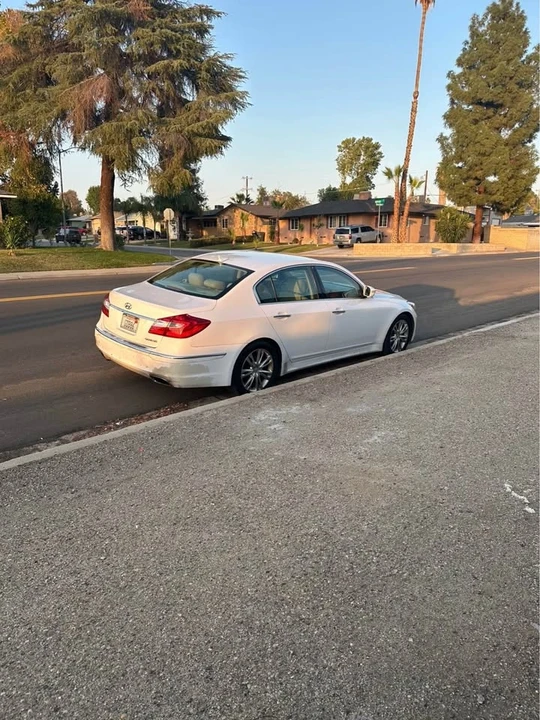 2014 Hyundai Genesis - Image 4 of 6