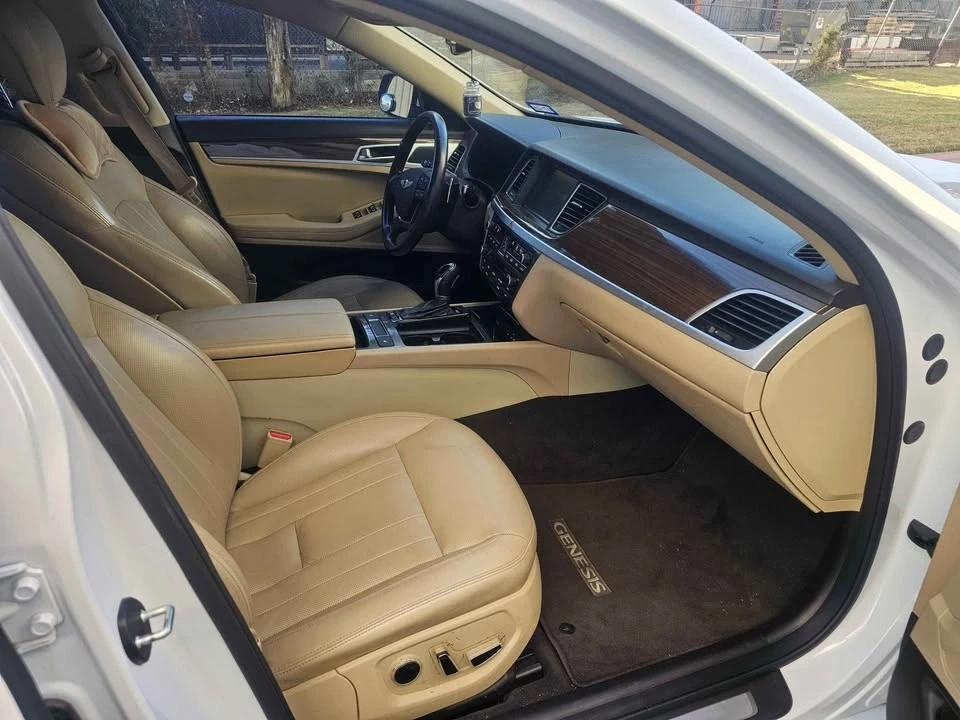 2014 Hyundai Genesis - Image 11 of 16