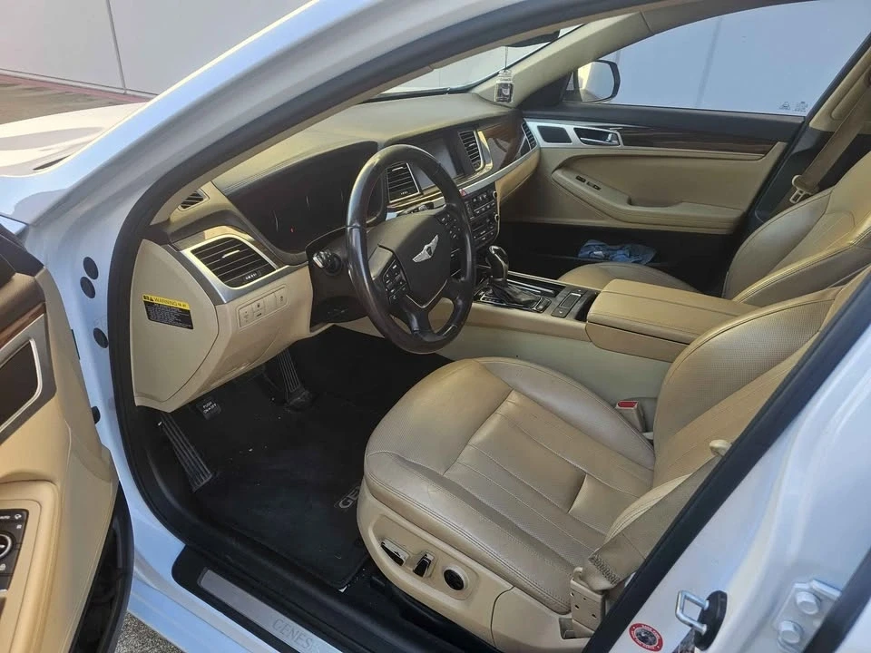 2014 Hyundai Genesis - Image 10 of 16