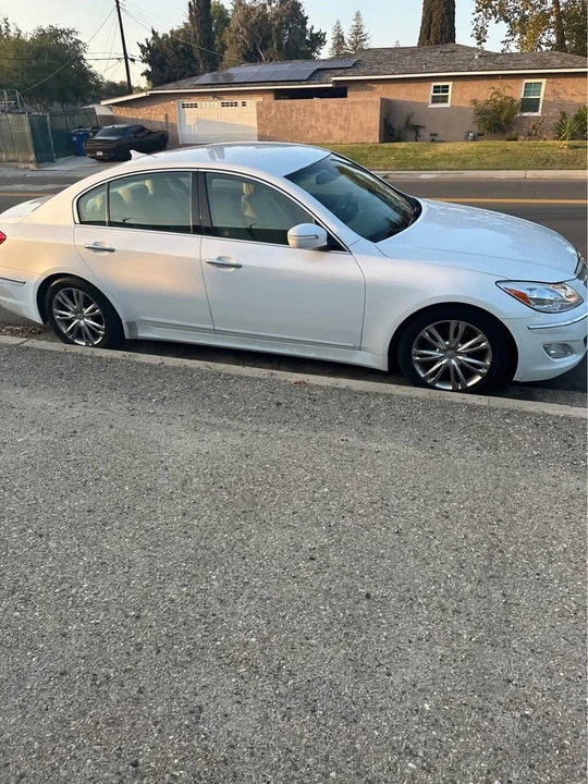 2014 Hyundai Genesis - Image 3 of 6