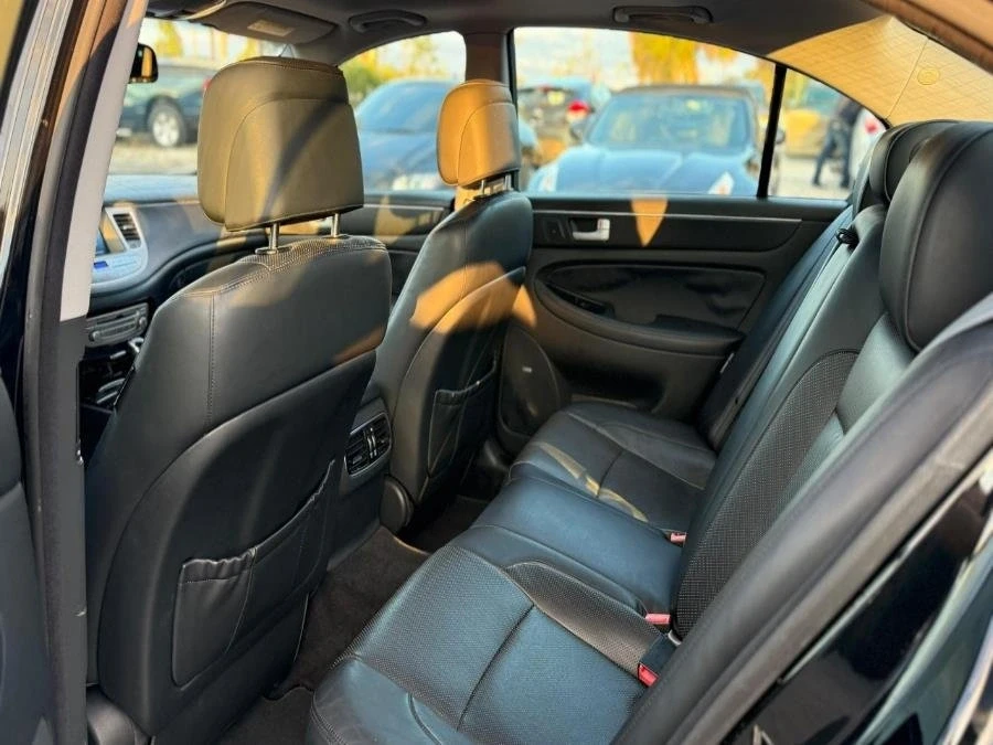2014 Hyundai Genesis - Image 11 of 13