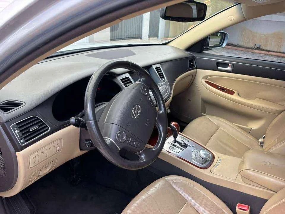 2014 Hyundai Genesis - Image 12 of 12