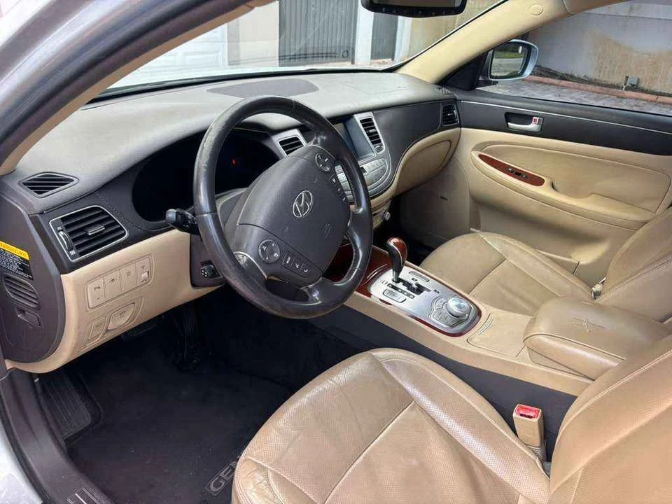 2014 Hyundai Genesis - Image 11 of 12