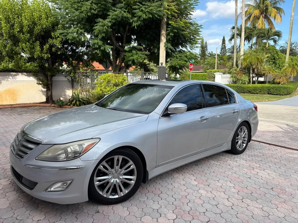 2014 Hyundai Genesis - Image 5 of 14