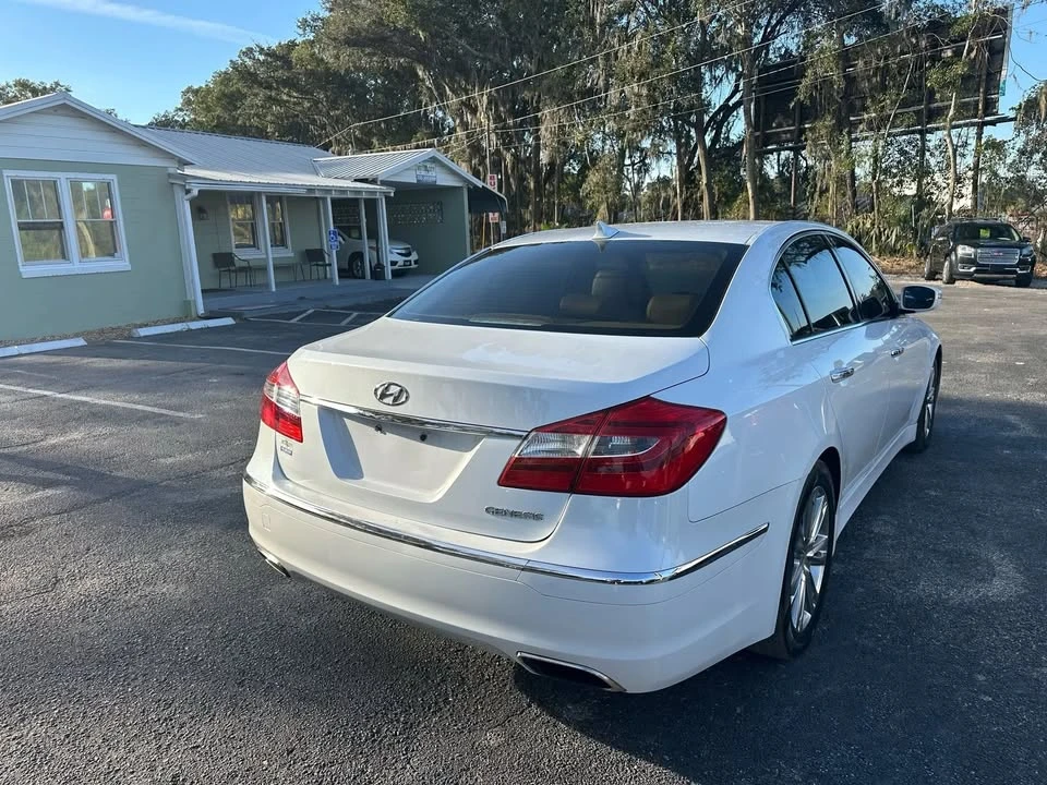 2014 Hyundai Genesis - Image 5 of 19
