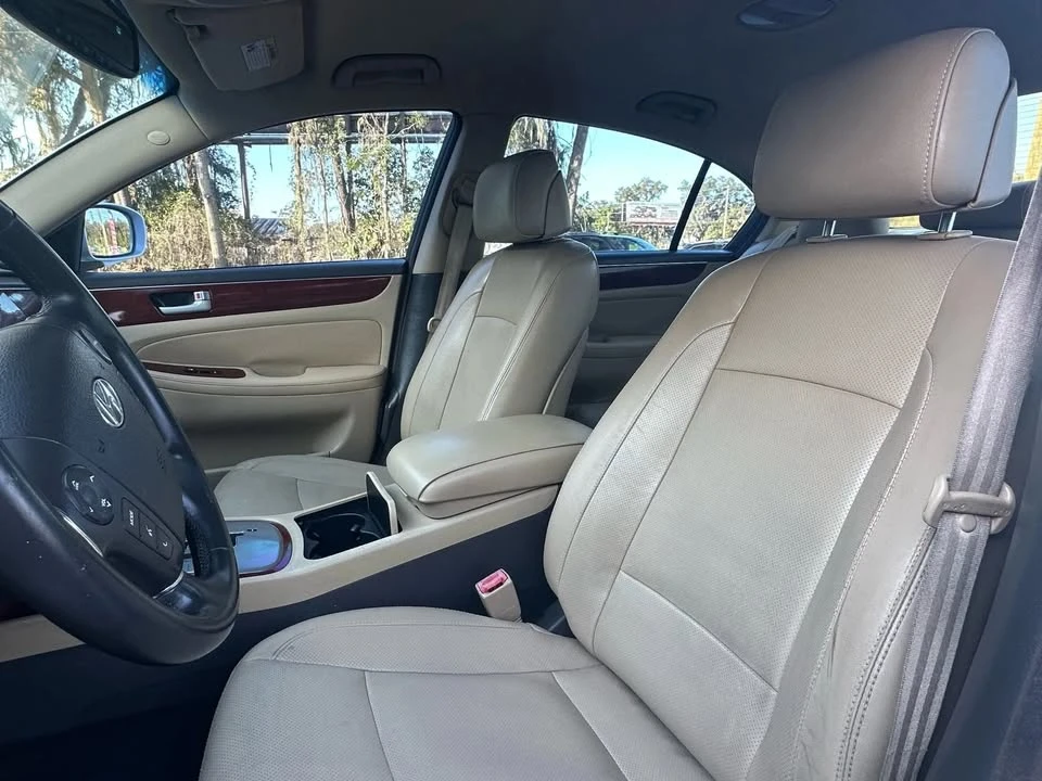 2014 Hyundai Genesis - Image 12 of 19