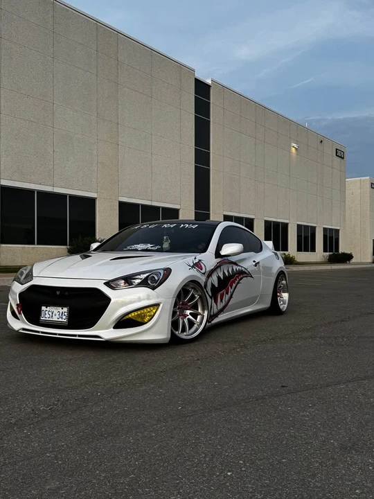 2014 Hyundai Genesis - Image 5 of 12