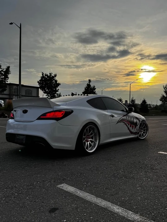 2014 Hyundai Genesis - Image 4 of 12