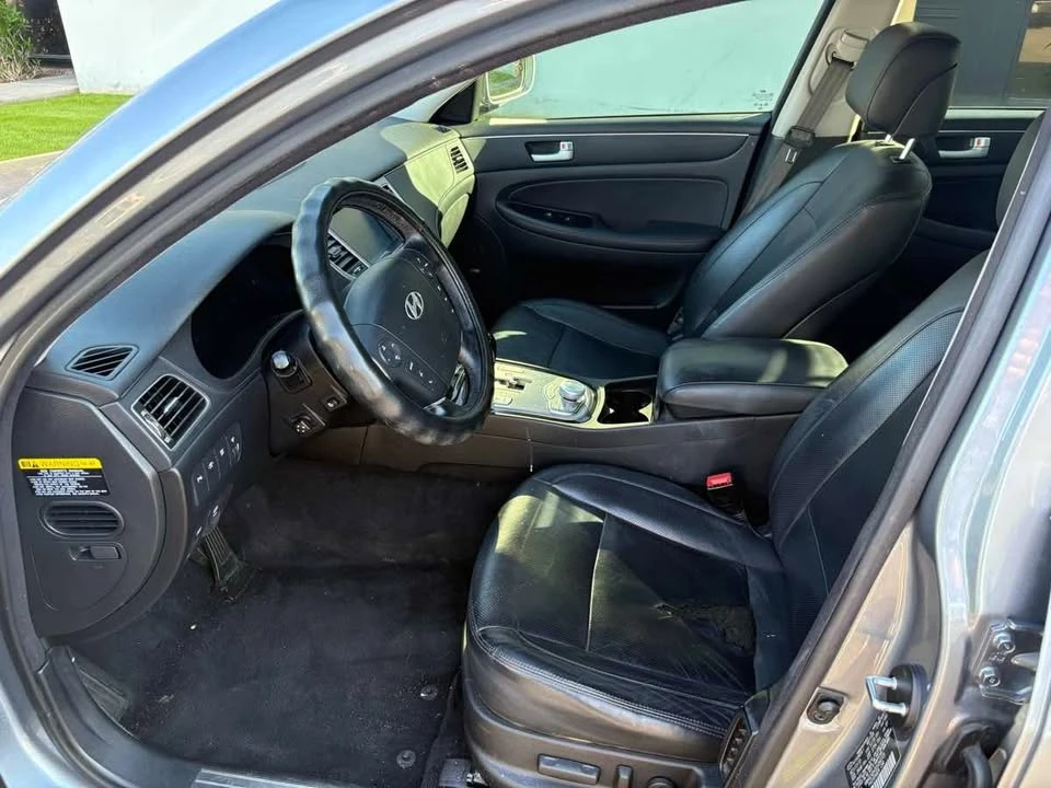 2014 Hyundai Genesis - Image 12 of 19