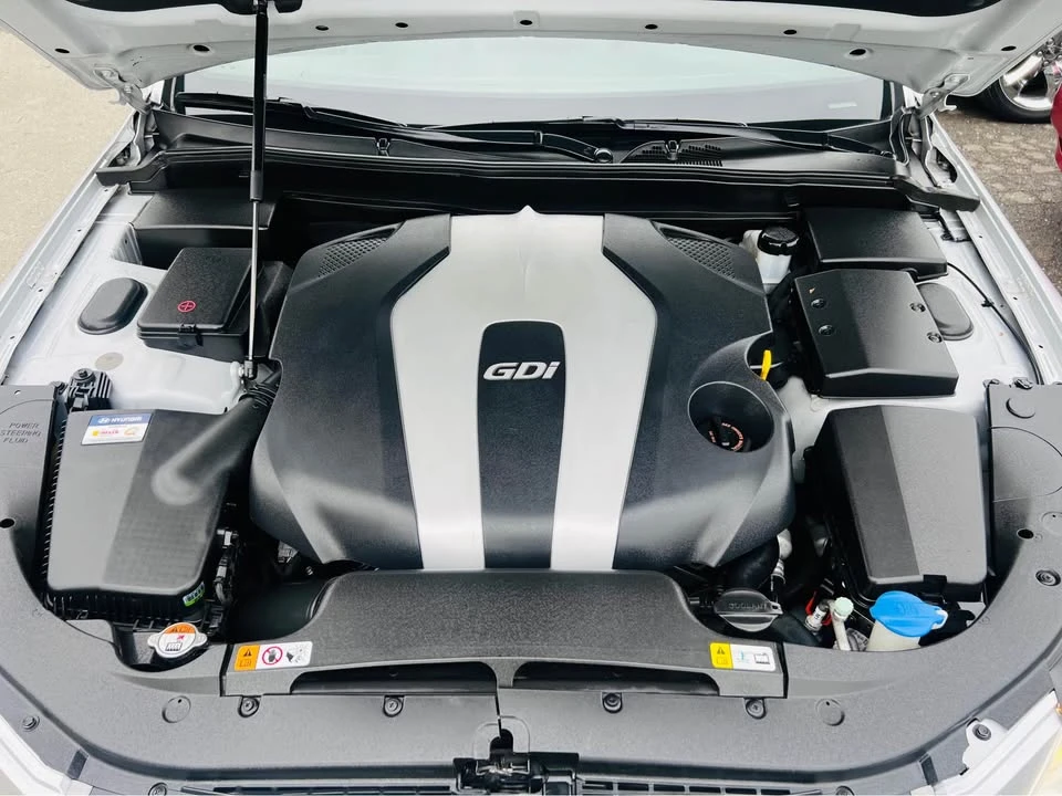 2014 Hyundai Genesis - Image 7 of 10