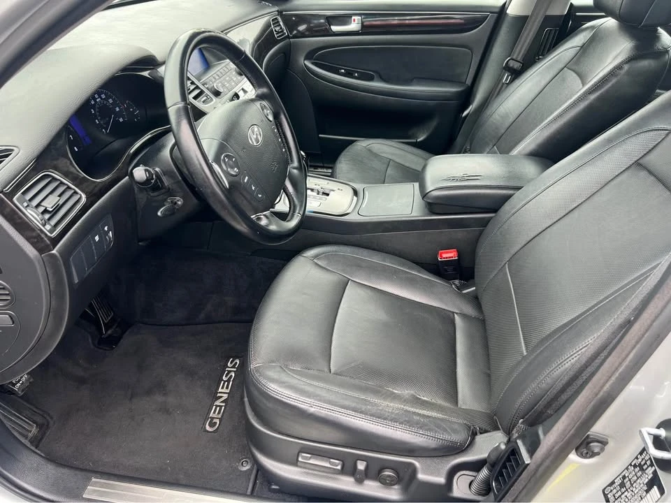 2014 Hyundai Genesis - Image 5 of 10