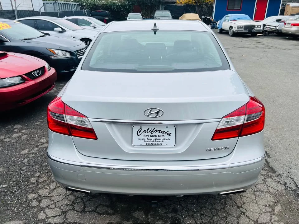 2014 Hyundai Genesis - Image 4 of 10
