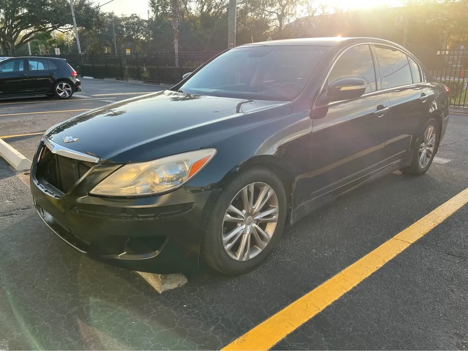 2014 Hyundai Genesis - Image 2 of 5
