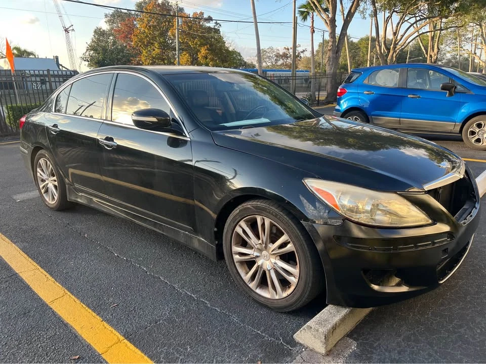 2014 Hyundai Genesis - Image 5 of 5