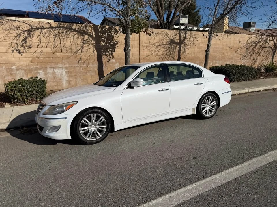 2014 Hyundai Genesis - Image 3 of 6