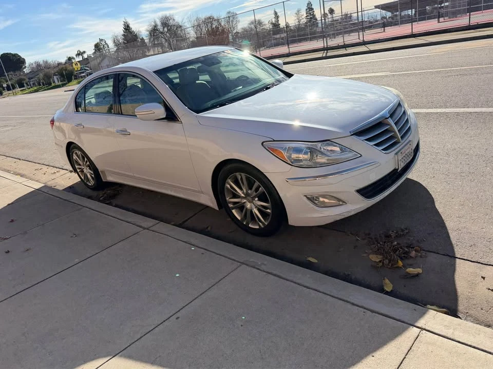 2014 Hyundai Genesis - Image 6 of 6