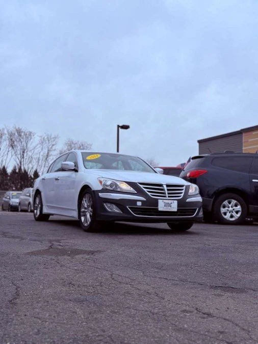 2014 Hyundai Genesis - Image 2 of 12