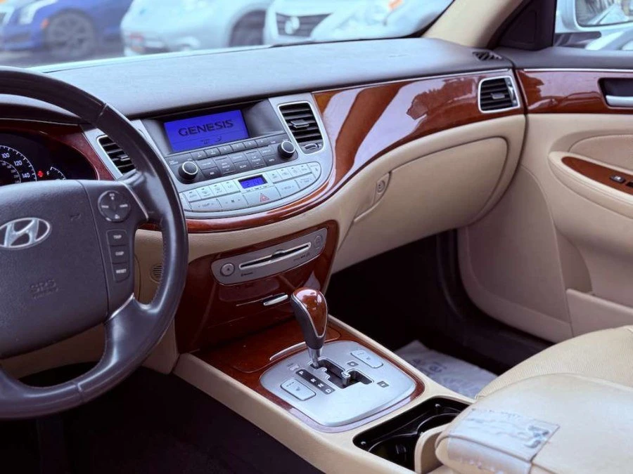 2014 Hyundai Genesis - Image 8 of 12