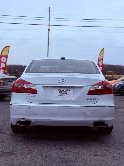 2014 Hyundai Genesis - Image 4 of 12