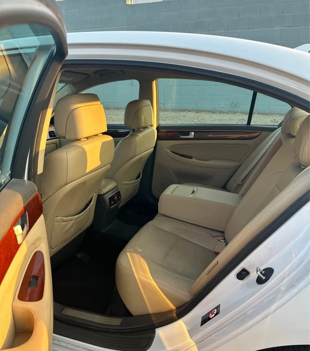 2014 Hyundai Genesis - Image 6 of 8