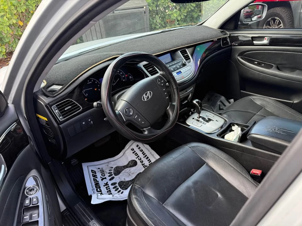 2014 Hyundai Genesis - Image 4 of 4