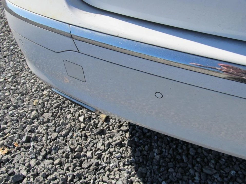 2014 Hyundai Genesis - Image 14 of 20
