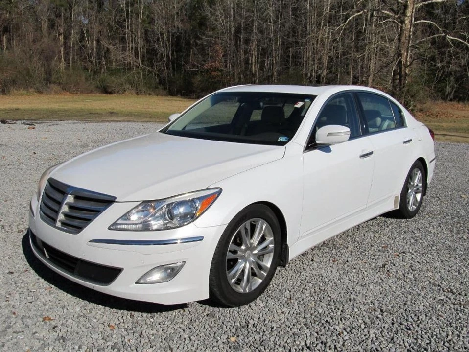 2014 Hyundai Genesis - Image 2 of 20