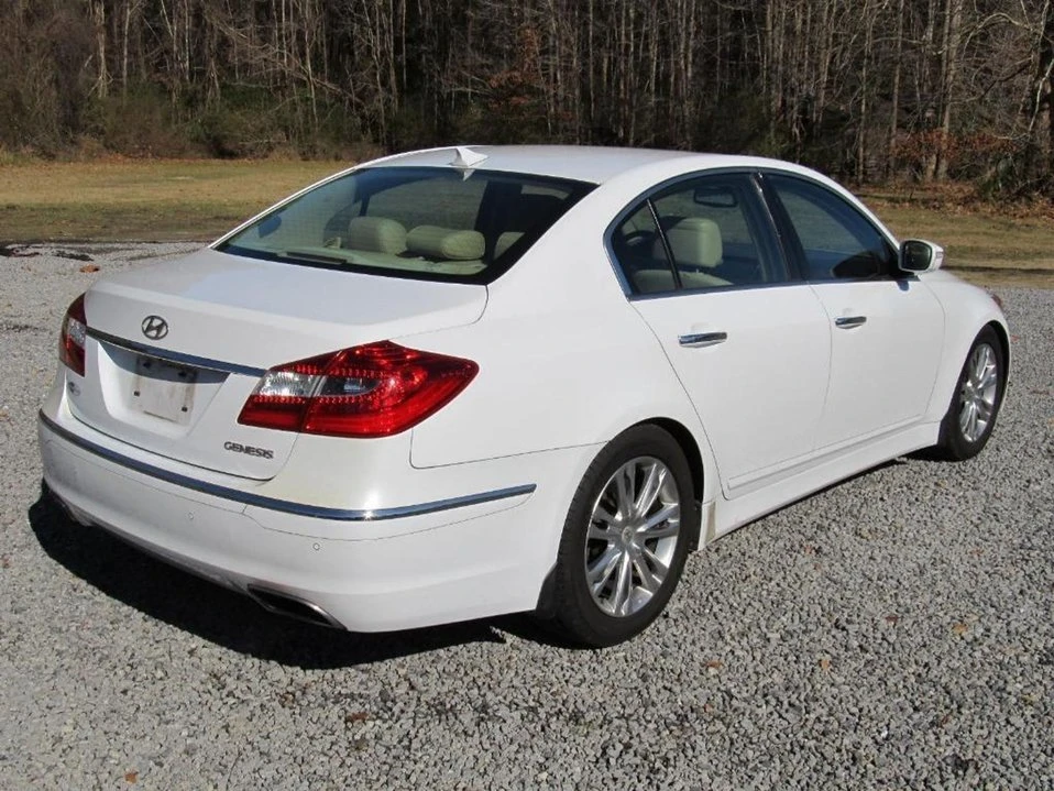 2014 Hyundai Genesis - Image 6 of 20