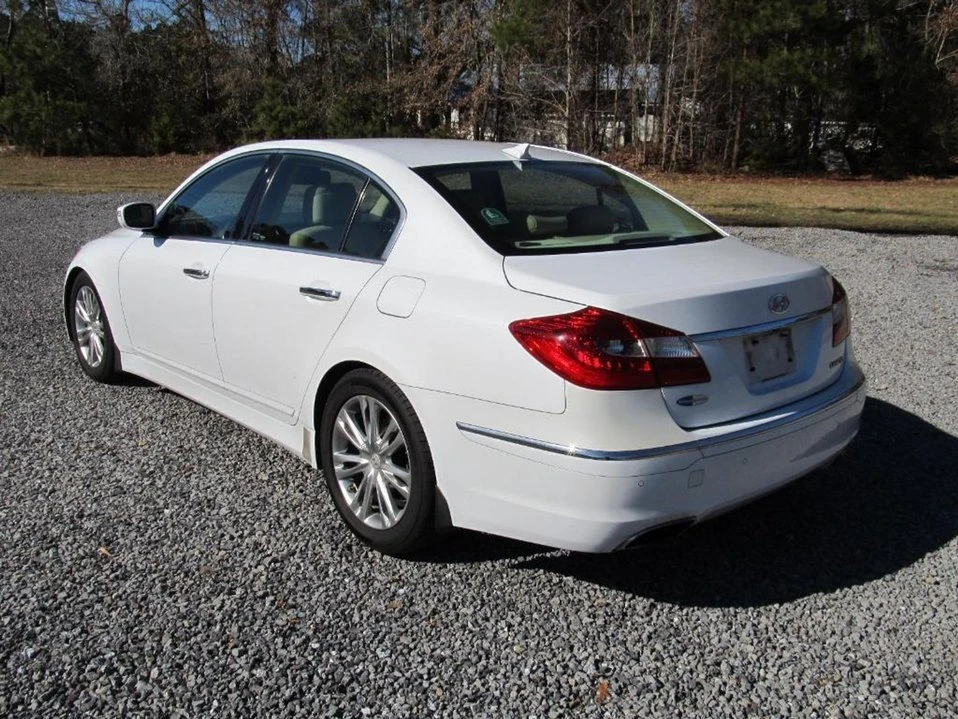 2014 Hyundai Genesis - Image 4 of 20