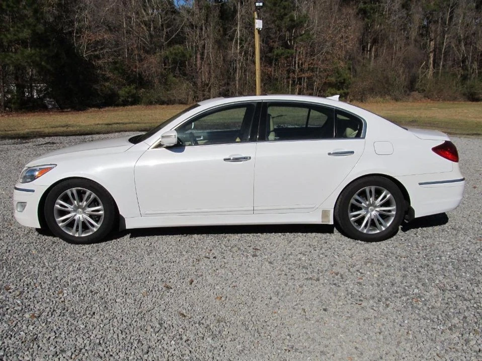 2014 Hyundai Genesis - Image 3 of 20