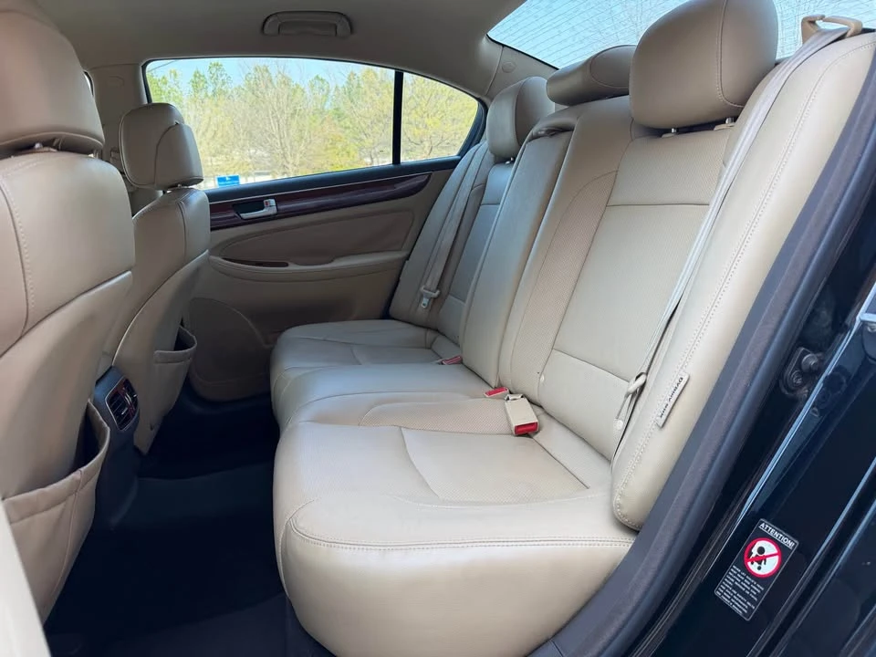 2014 Hyundai Genesis - Image 10 of 11