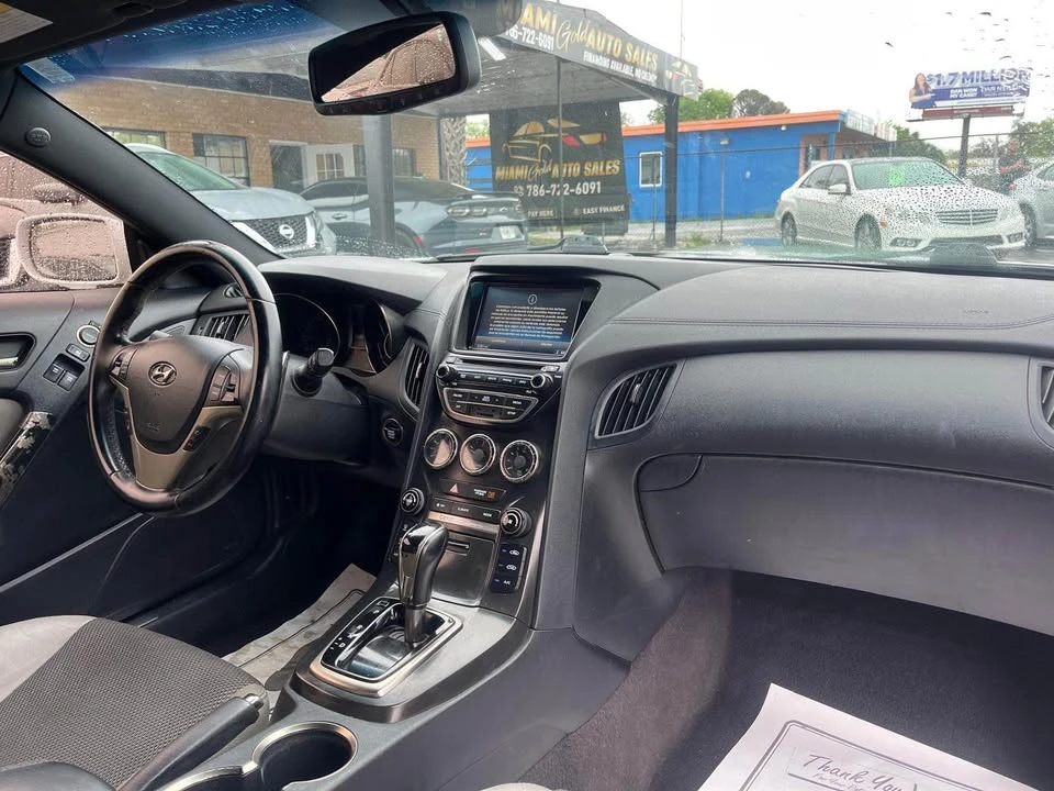 2014 Hyundai Genesis - Image 7 of 12